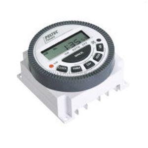 Circular timer with digital screen in center, surrounded by serrated plastic ring