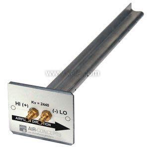 Metal probe with two parallel pressure ports and mounting flange.