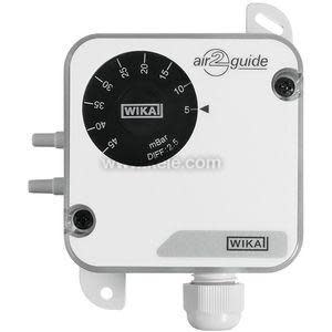 Blue differential pressure switch with display and ports