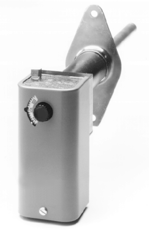 Mechanical thermostat with dial and remote bulb.