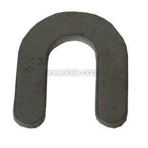 U‑shaped flat metal shim.