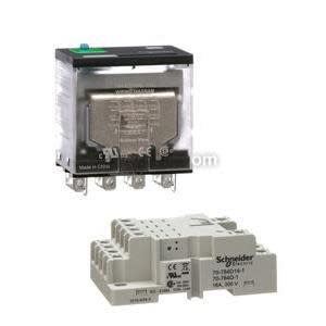 Set includes a clear plastic cube-shaped relay and a cream-colored base with screw terminals.