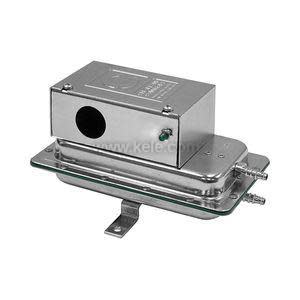 Airflow switch kit with metal mounting plate, flexible tubing and brass barbed fittings