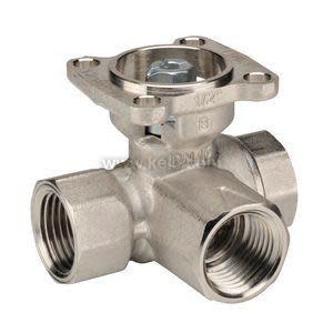 Brass valve body with three ports and threaded ends